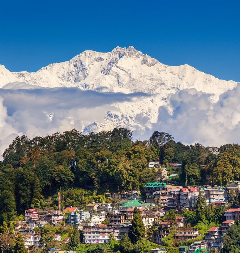 1-the-land-of-the-thunderbolt-darjeeling-west-bengal-city-ff